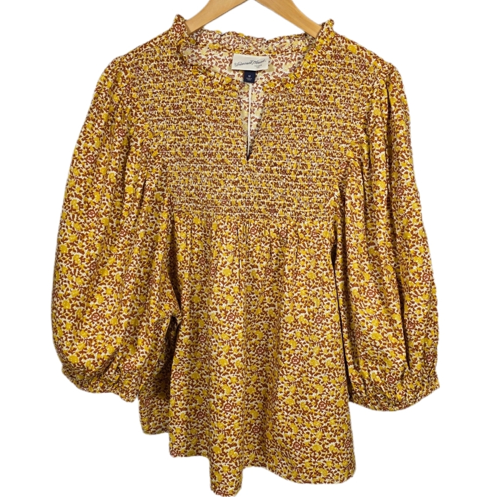 🆕️Universal Threads Ballon Sleeve Smocked Floral Blouse